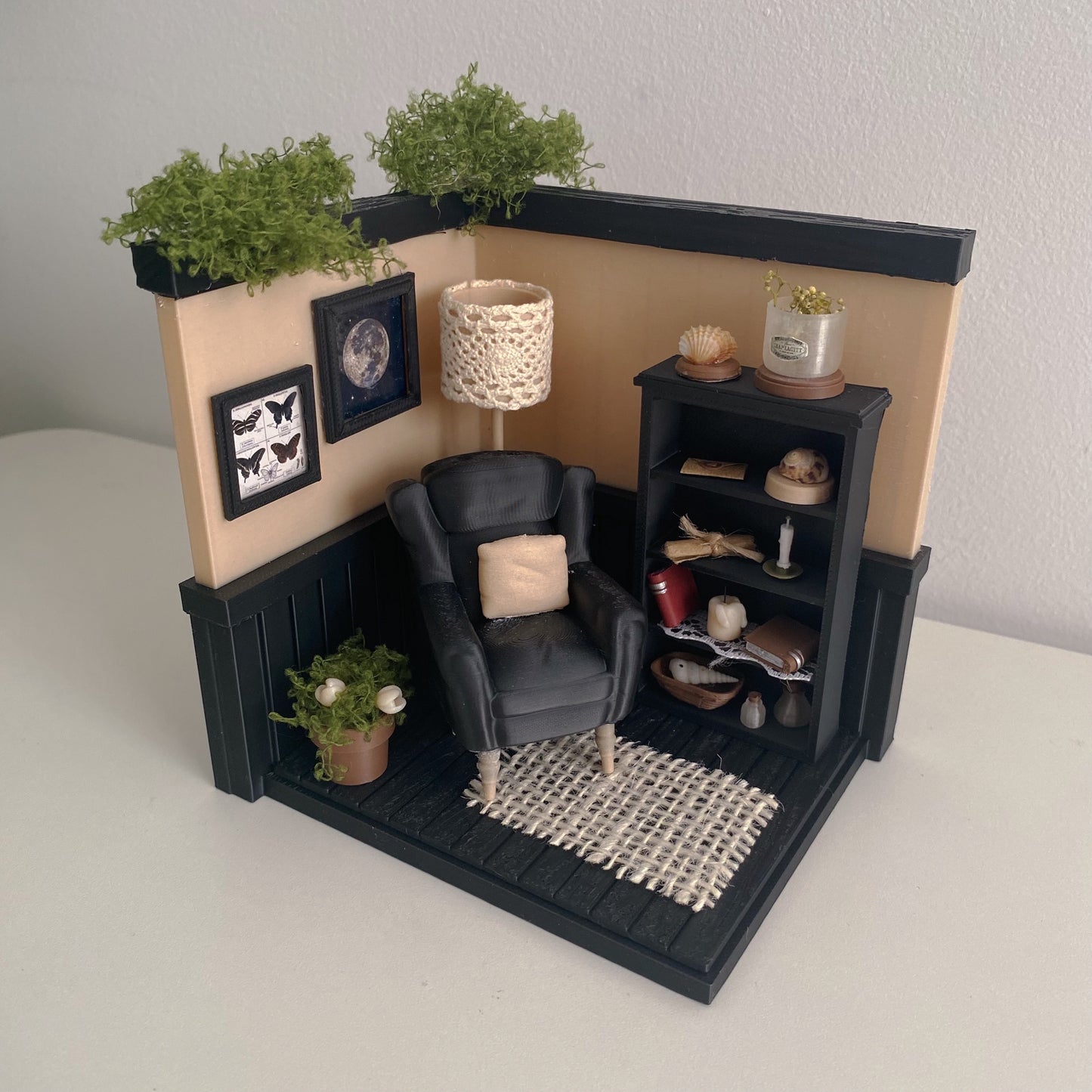 Reading Corner Miniature - Dark vibes